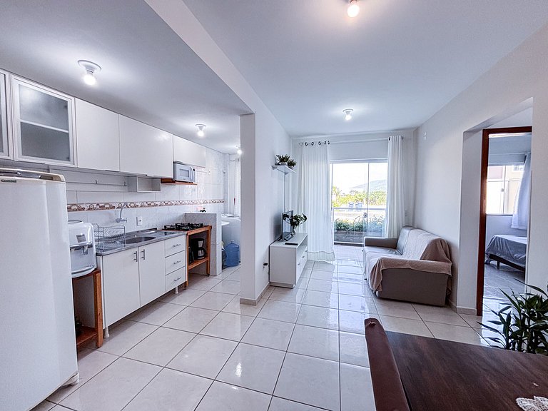 Apê Completo, Wi-Fi | 5min de Carro da Praia de Canasvieiras