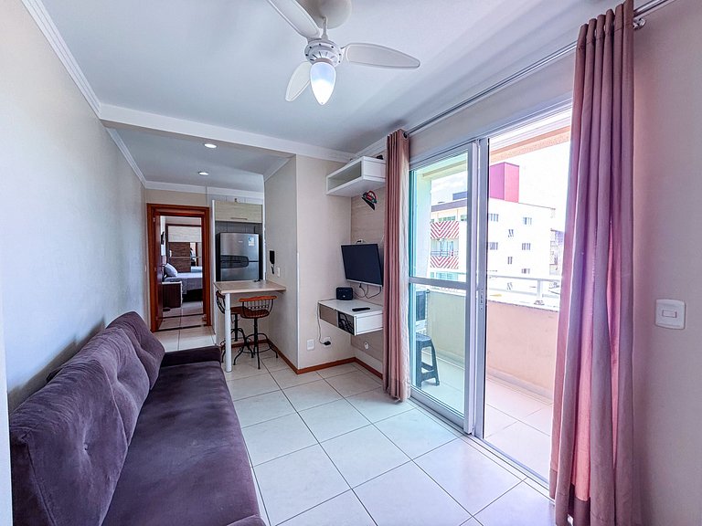 Apê com A/C e Garagem | 300m Praia de Canasvieiras