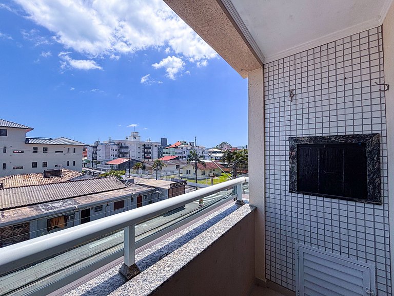 Apê com A/C e Garagem | 300m Praia de Canasvieiras