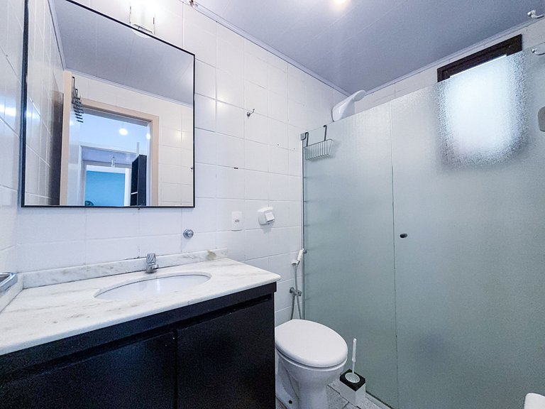 Apê Completo | Garagem | 250m Praia Canasvieiras