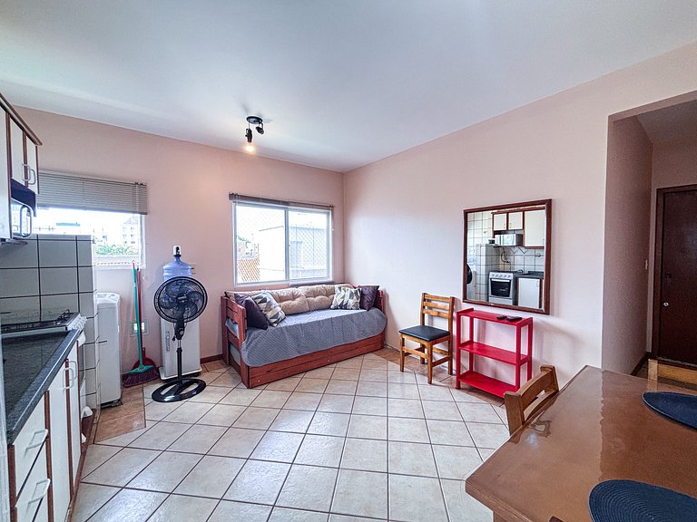 Apê Completo, A/C, Wi-Fi | 250m Praia Canasvieiras