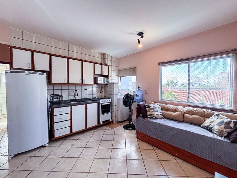 Apê Completo, A/C, Wi-Fi | 250m Praia Canasvieiras