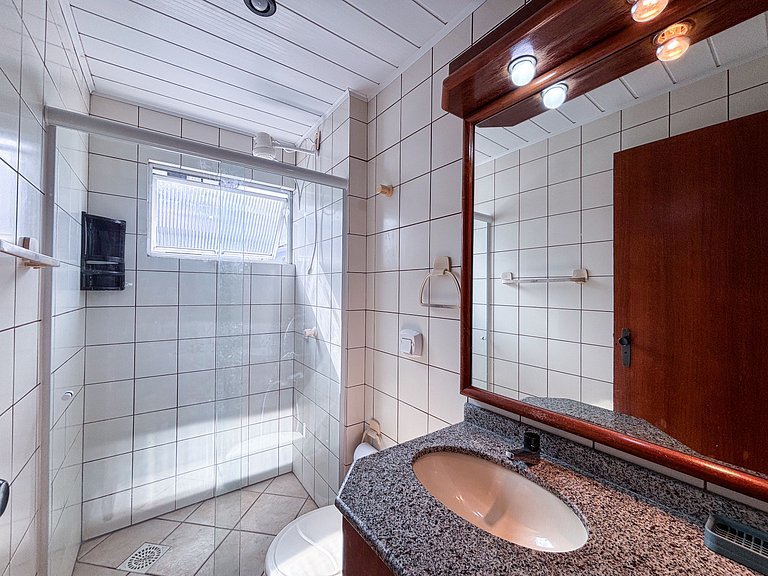 Apê Completo, A/C, Wi-Fi | 250m Praia Canasvieiras