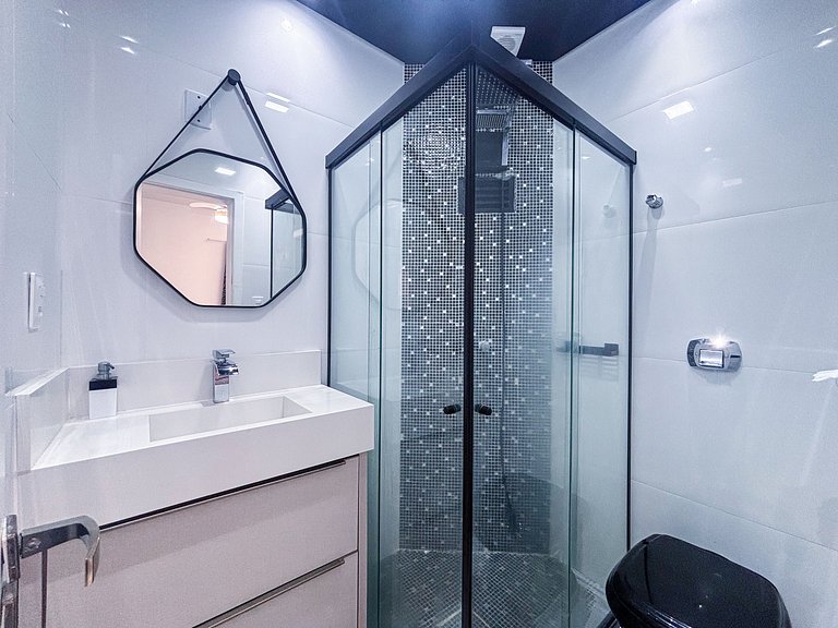 Apê Completo | Garagem | 250m Praia Canasvieiras