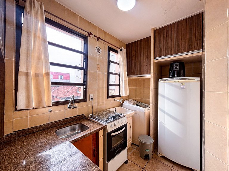 Apê com A/C, Garagem | 250m Praia de Canasvieiras