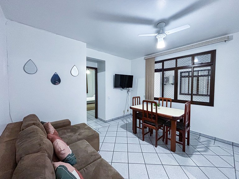 Apê Completo, A/C, Wi-Fi | 300m Praia Canasvieiras