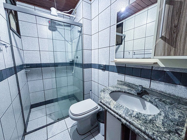 Apê Completo, A/C, Wi-Fi | 300m Praia Canasvieiras