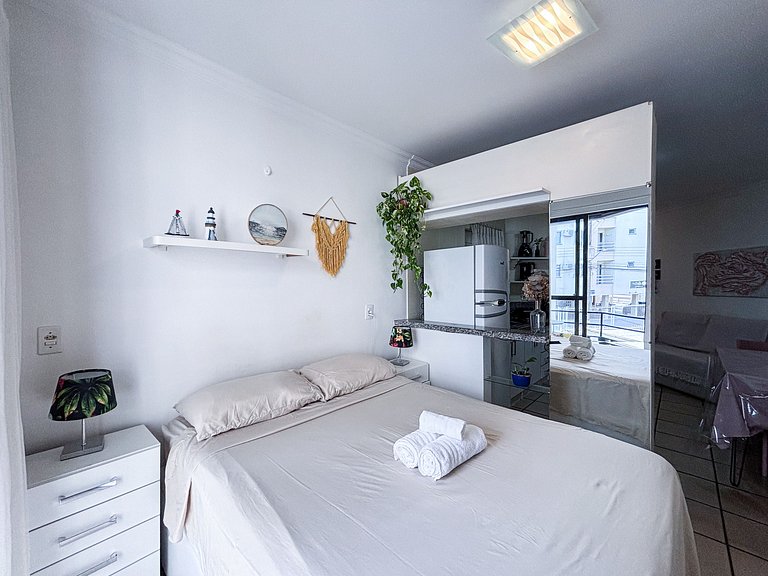 Studio com A/C a 100m Praia de Canasvieiras
